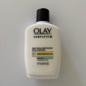 OLAY Complete Sensitive Skin Moisturizer SPF 40